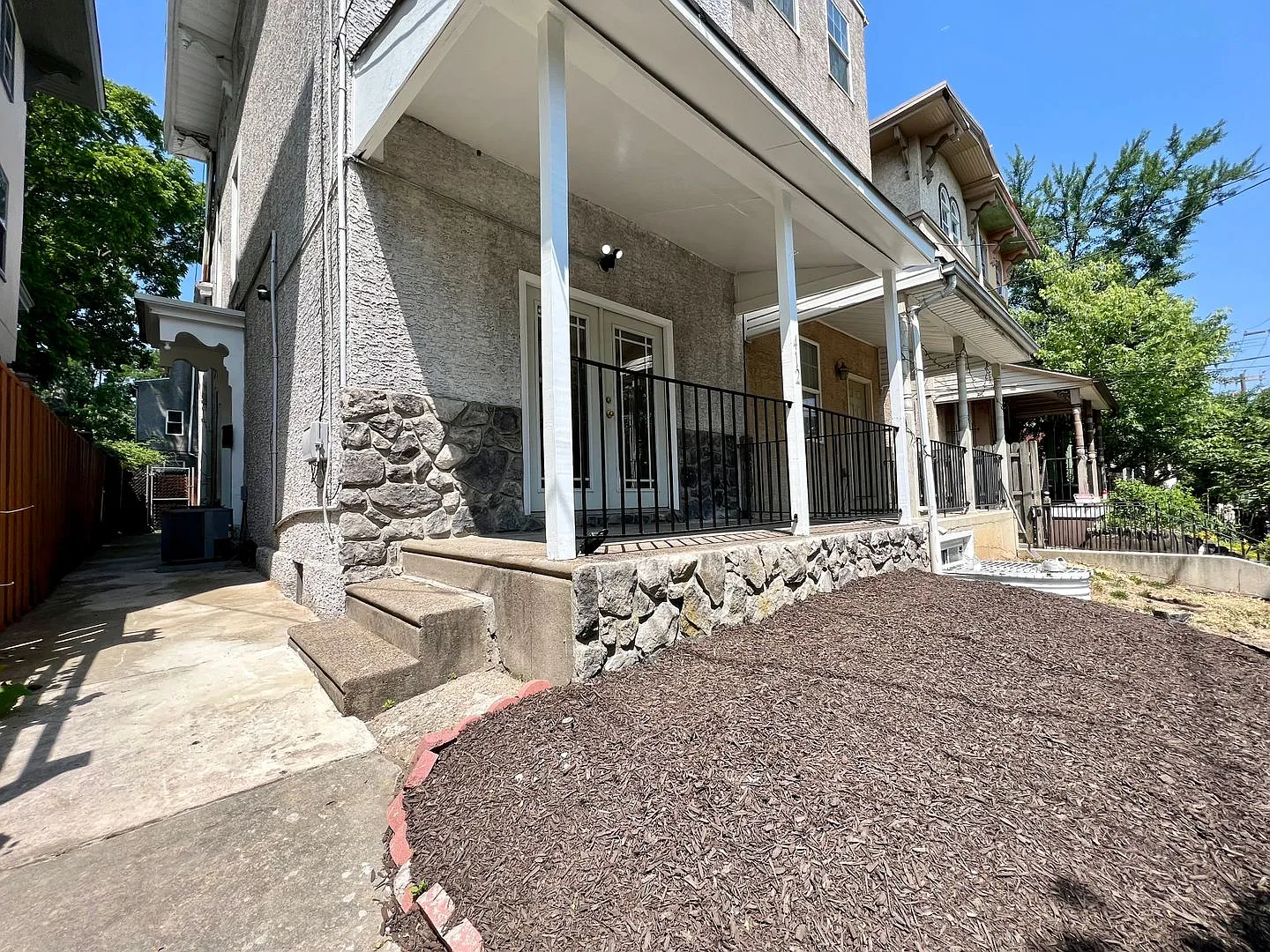 Stunning 4-Bedroom Townhouse in Historic Powelton Village! Available August 2026! — Photo 3