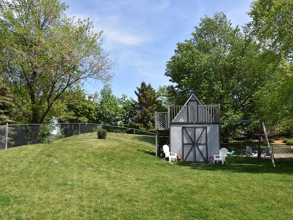 2nd image of 201 Cherry Hill Trl