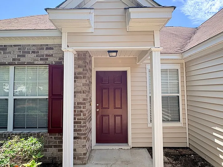 465 Live Oak Walk — Photo 1