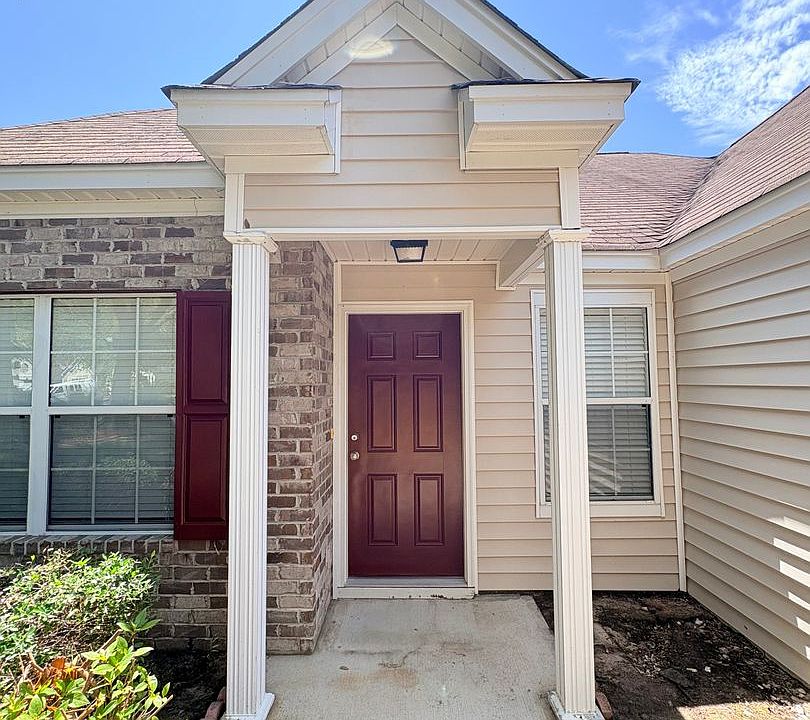 1st image of 465 Live Oak Walk