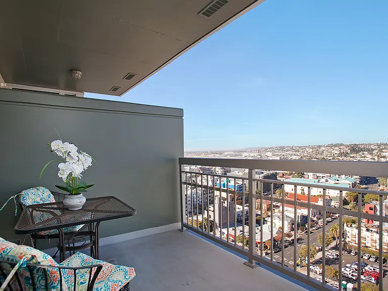 300 W Beech St #1807 — Photo 12