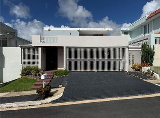 E Ten Alturas De Santa Maria, Guaynabo, PR 00969