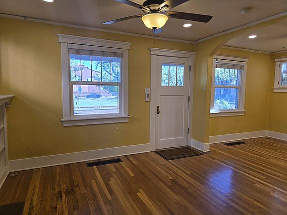 3rd image of 1122 E 8th Ave
