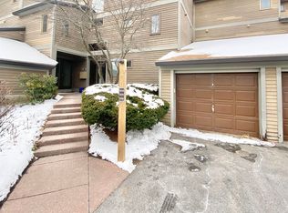 54 E Redrock Dr #104, Burlington, VT 05401