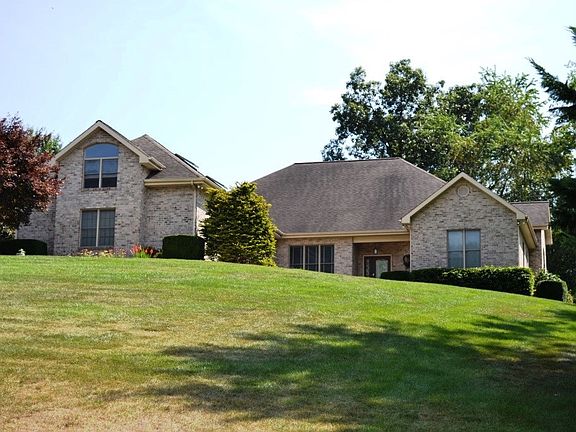 2nd image of 200 Golf Club Ln