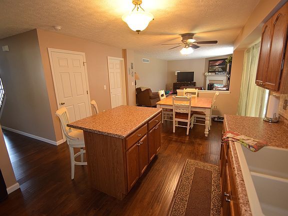 4th image of 7450 Glenn Farms Dr