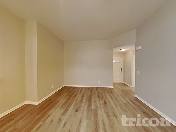 3rd image of 101 Bentree Dr