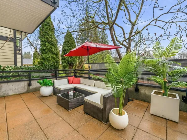 2664 Kingsway Ave #201, Pt Coquitlam, BC V3C 1T8