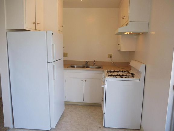 3rd image of 807 Embarcadero Del Norte APT 10