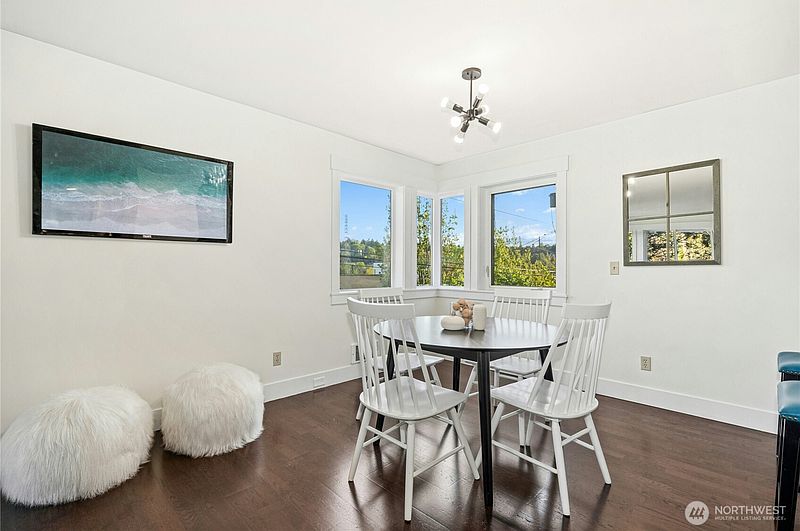 5th image of 120 NW 39th Street #208