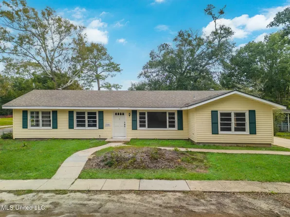 1728 Wisteria St, Gulfport, MS 39501