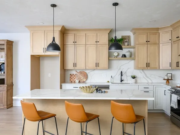 42 Metacomet Rd #42, West Bridgewater, MA 02379