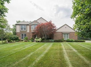 7226 Hunter Ridge Ct, Saline, MI 48176