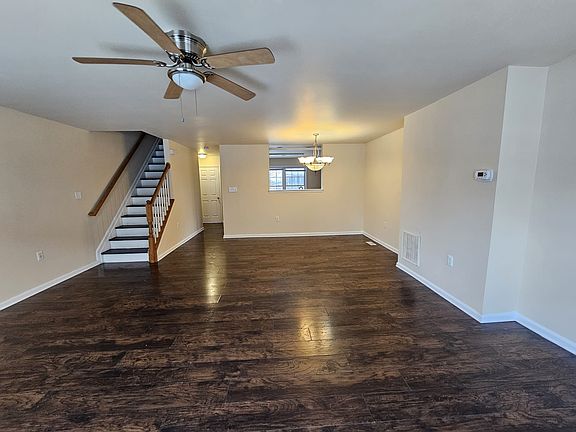 3rd image of 93 Effie Ln