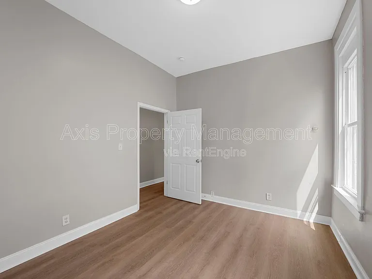 3168 Pennsylvania Ave — Photo 10