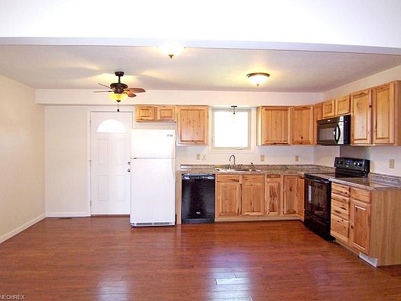 5th image of 106 Ash Cir
