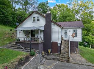 698 Lick Branch Rd, Charleston, WV 25312