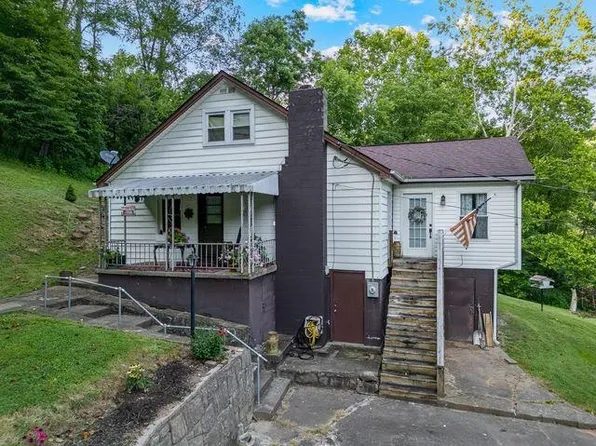 698 Lick Branch Rd, Charleston, WV 25312