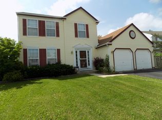 11 Buchanan Ln, Streamwood, IL