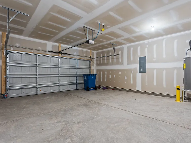 284 Robert Pl — Photo 28