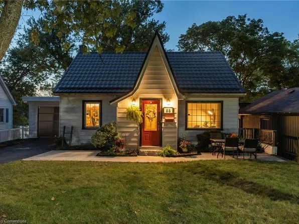 88 Riverside Dr, Welland, ON L3C 5E2