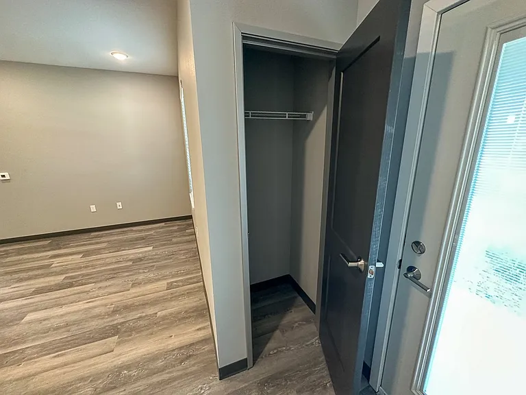 3405 Aurora — Photo 11