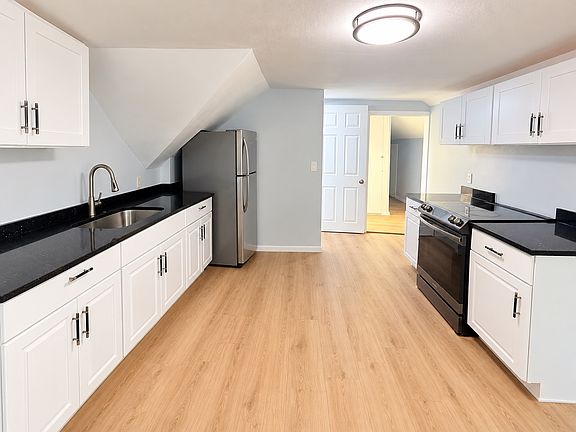 2nd image of 521 Moose Hill Rd #3