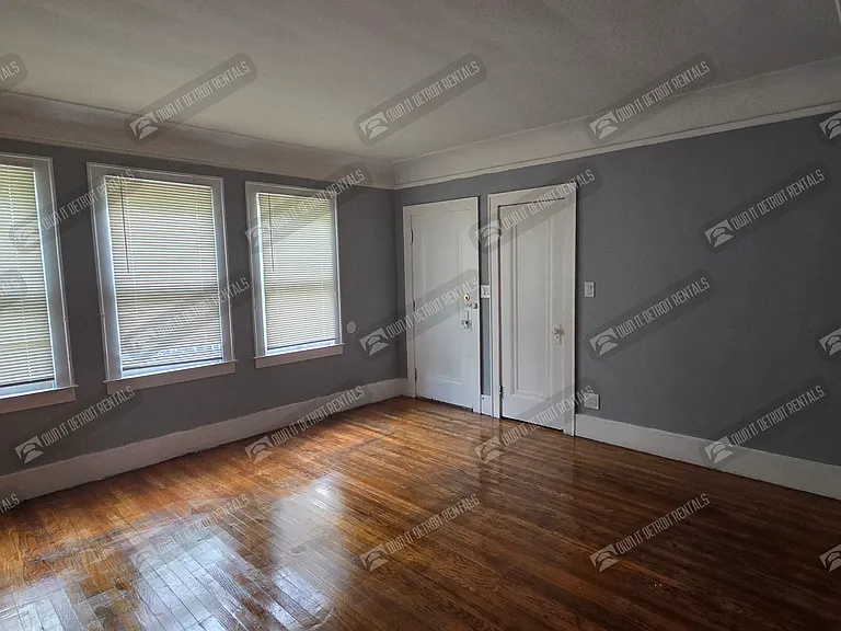 16247 Princeton St — Photo 2