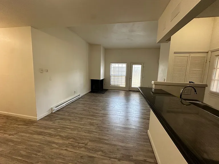 University Park Apartments near Cornell University — Photo 281