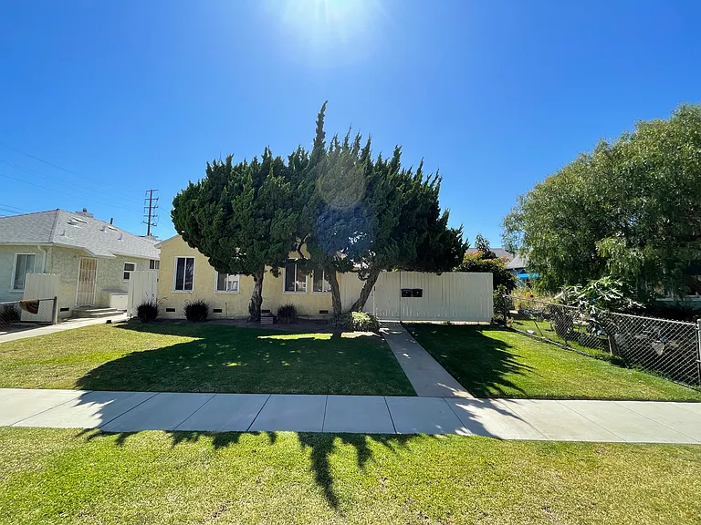 2207 Euclid Ave — Photo 1