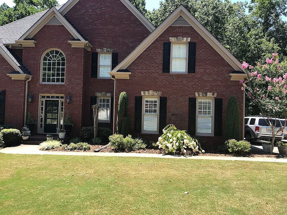 2nd image of 1329 Winborn Cir NW