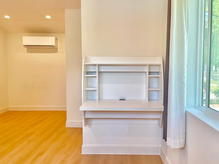 7041 Enfield Ave — Photo 6