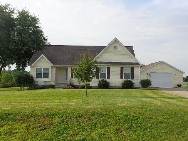 1st image of 132 Walnut Dr