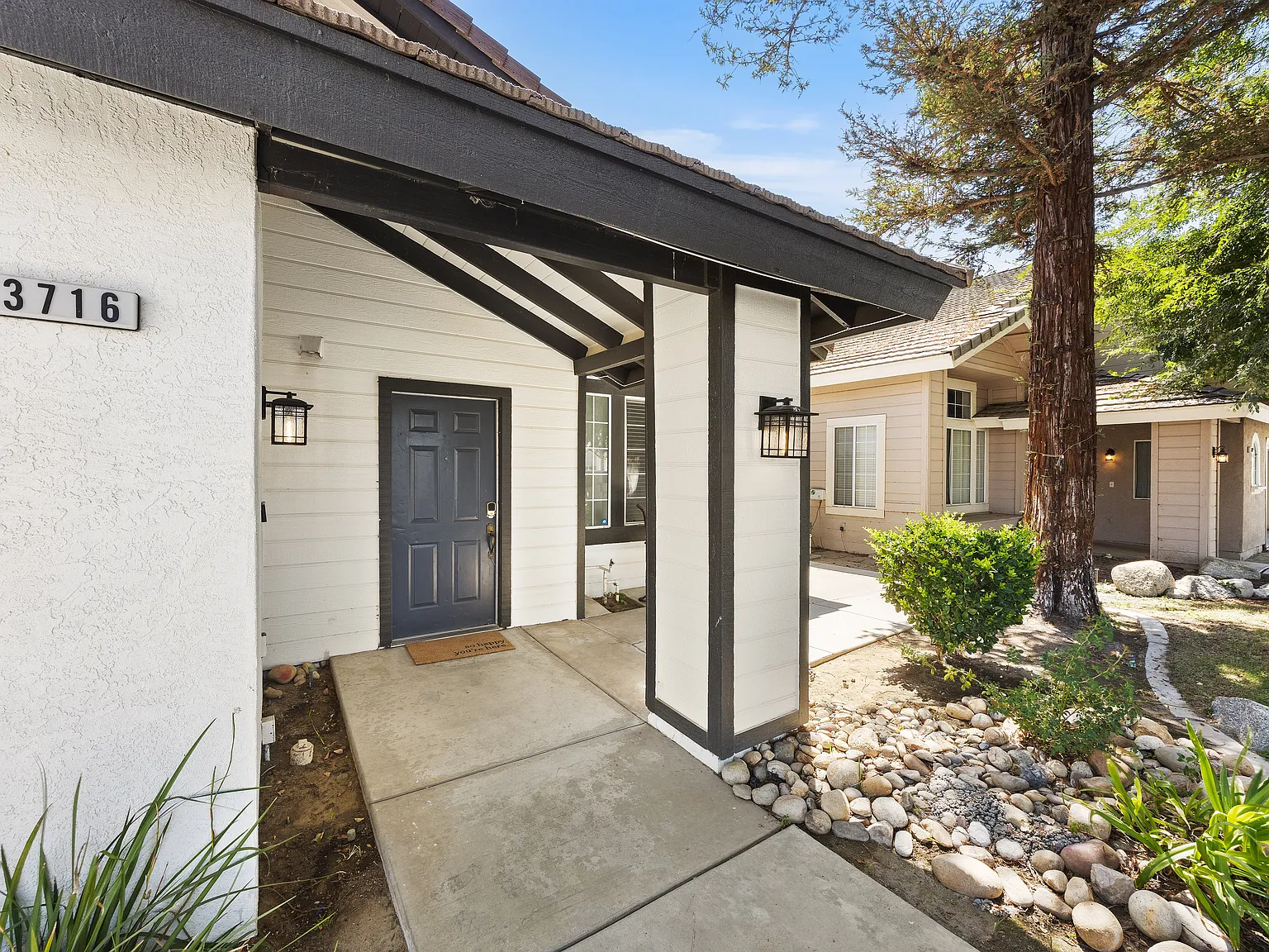 4 bed, 1921 sqft, $6,200 — Photo 2