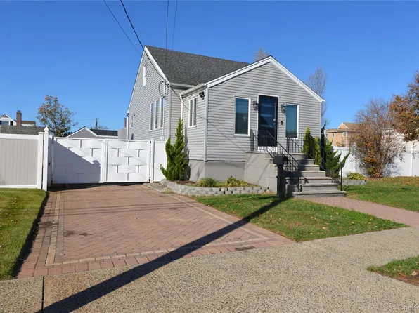 588 Miller Avenue, Freeport, NY 11520