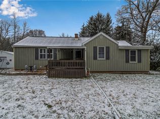 5982 Stone Rd, Lockport, NY 14094