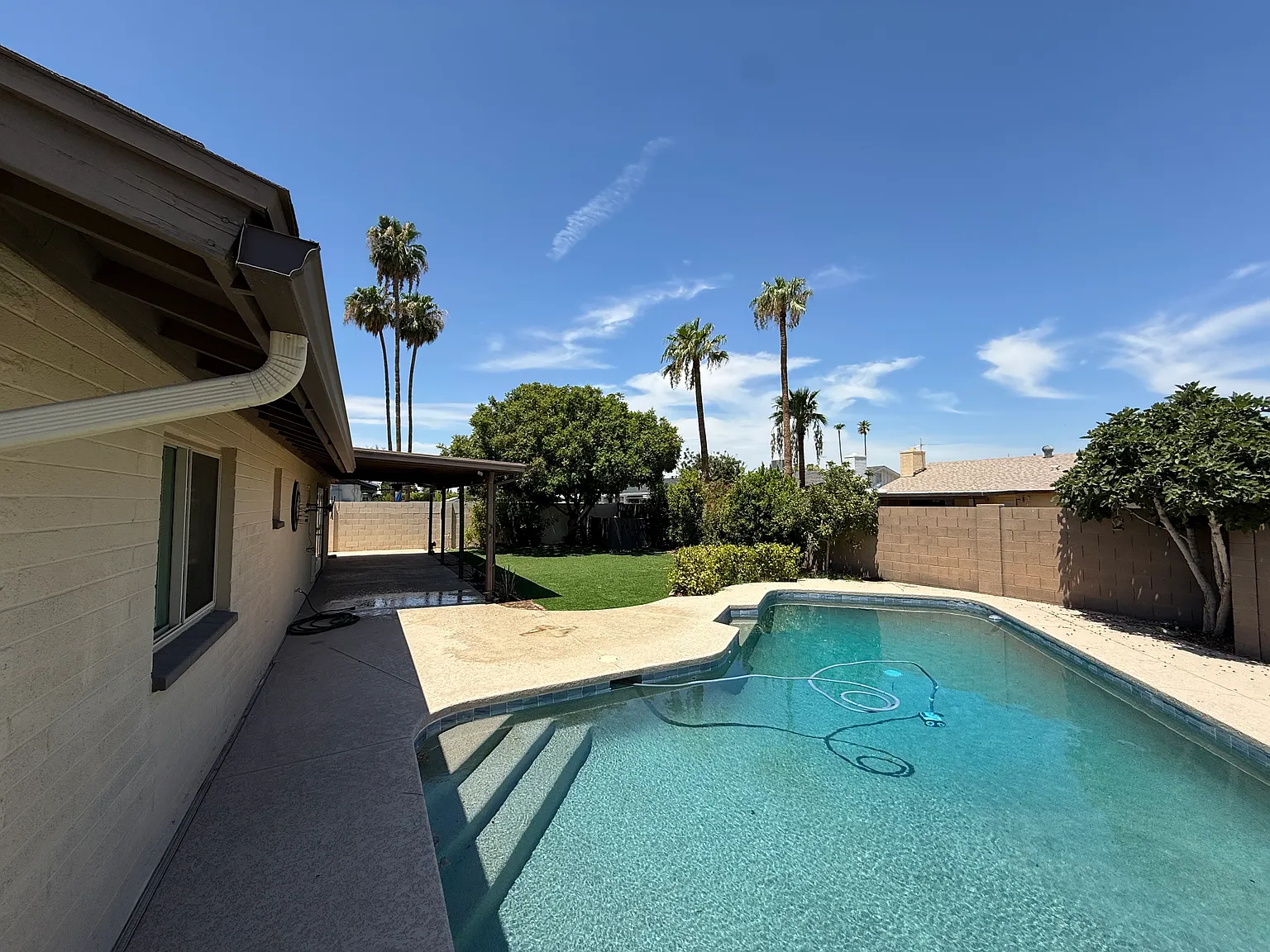 3 bed, 1700 sqft, $3,600 — Photo 2