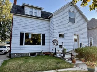 1327 Carney Blvd, Marinette, WI 54143