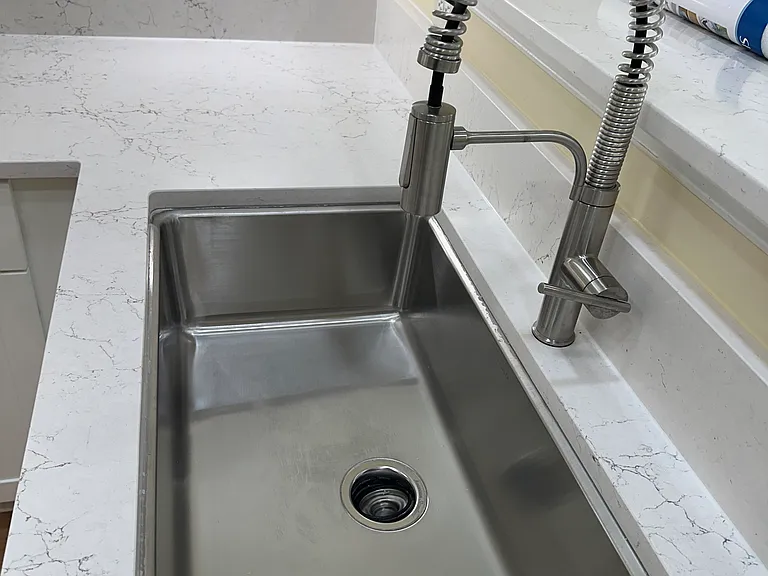 Big sink with cutting board accessories