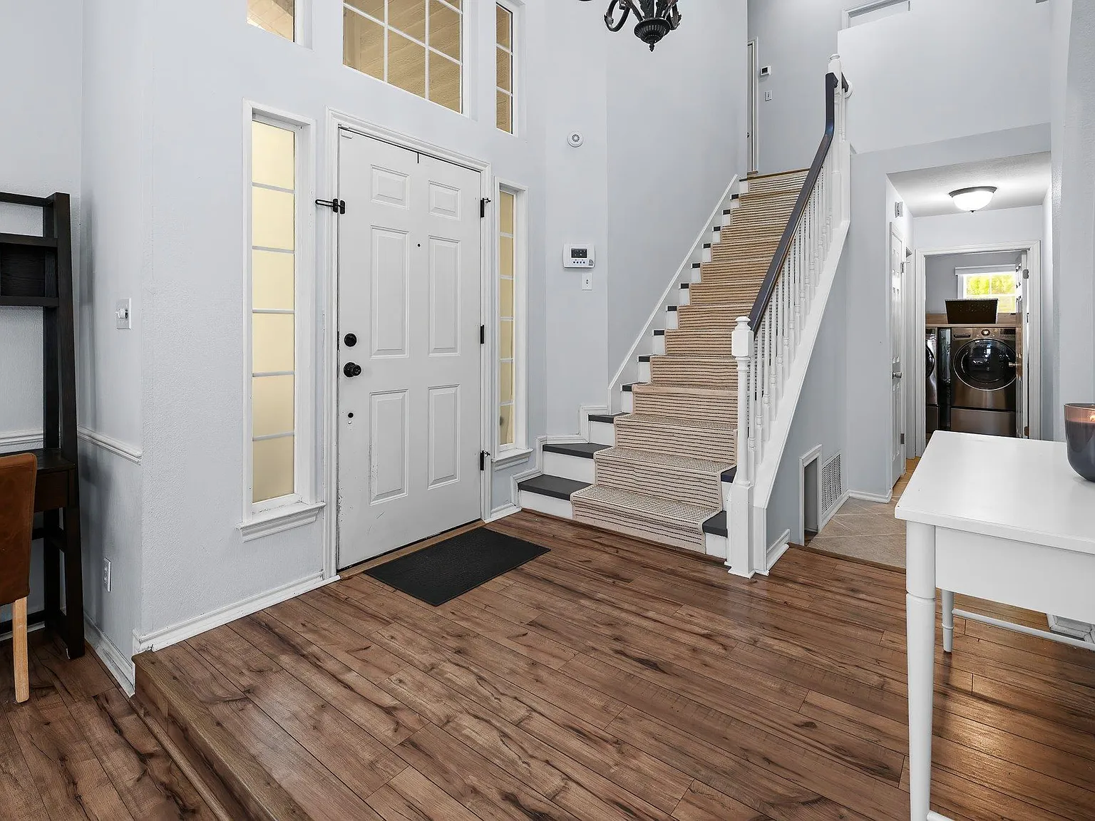 3 bed, 2.5 bath, 2157 sqft, $2,500 — Photo 3