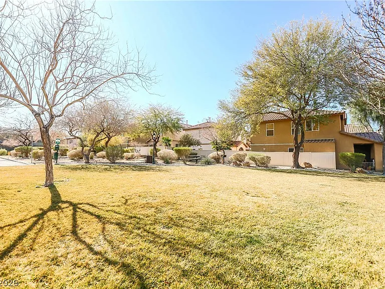 10410 Lady Angela St — Photo 37
