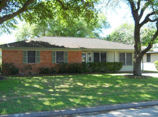 1304 Mahlmann St, Rosenberg, TX 77471