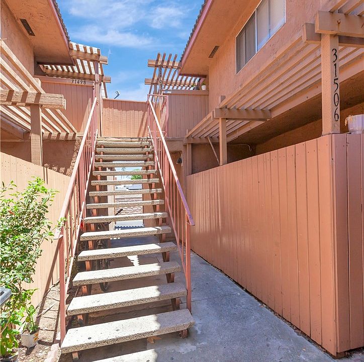 1st image of 31508 Los Rios St