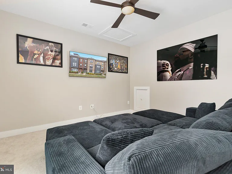 44735 Medway Ter — Photo 41