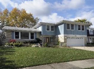 1015 E Brookwood Dr, Arlington Heights, IL