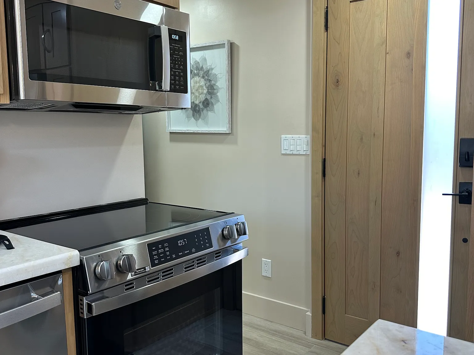 185 Santa Clara Dr — Photo 3