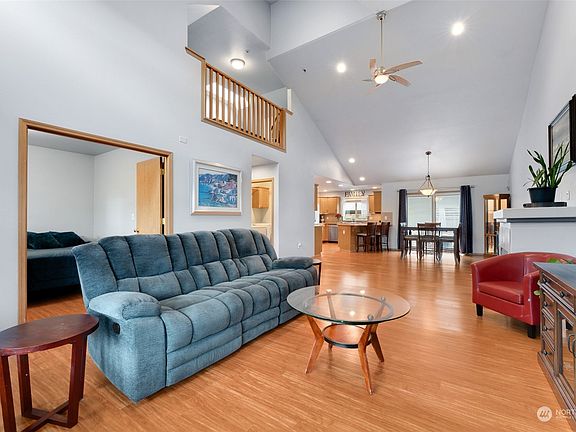 5th image of 17724 25th Avenue Ct E