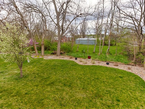 4th image of 1595 SE Oxford Dr
