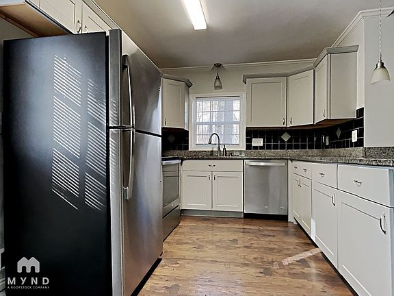 4th image of 4811 McAlpine Ln