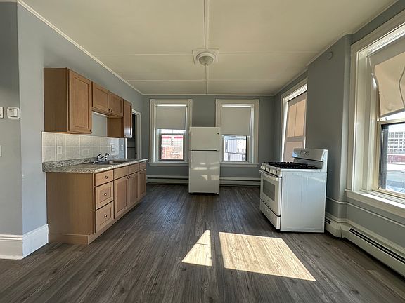 2nd image of 26 Lafayette St #28-11